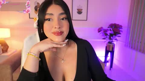 Snapshot of julesbennet chatting on December 2025 11:30:02 AM Jules Bennett online show from December 2025 11:30:02 AM