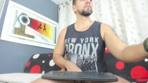 juleslake2 online show from April 2026 12:07:02 PM