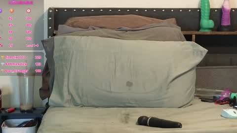 Julesss online show from January 2025 09:45:02 AM