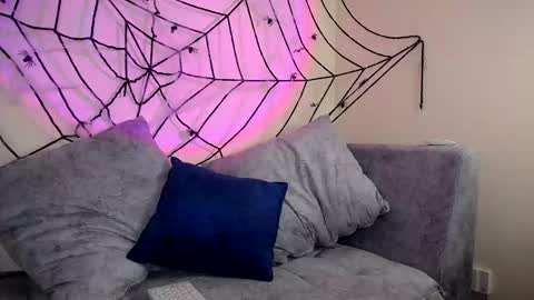 JULI  AARON online show from October 2025 01:20:02 AM