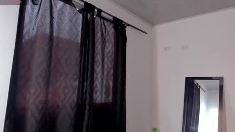 Snapshot of juli_hairy chatting on March 2025 04:17:02 PM Juli Modelo Independiente online show from March 2025 04:17:02 PM
