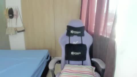 juli_santos_22 online show from May 2026 04:13:02 PM