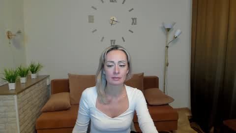 julia__cherry_ online show from January 2025 03:40:01 PM