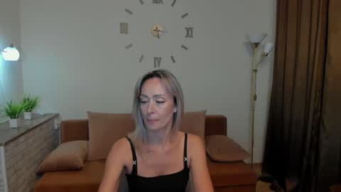 julia__cherry_ online show from February 2025 03:31:02 PM