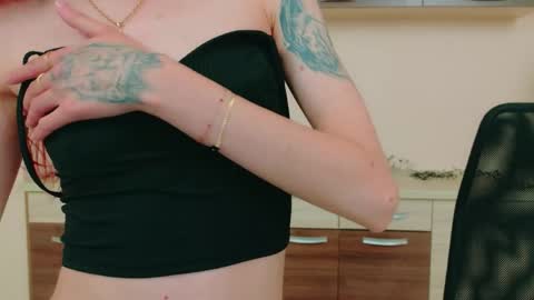 JuliaJae online show from May 2026 07:15:02 AM