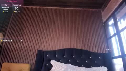 Julia online show from January 2026 10:13:02 PM