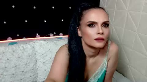 Snapshot of julia_divinne chatting on July 2026 10:49:02 PM Julia Divinne online show from July 2026 10:49:02 PM