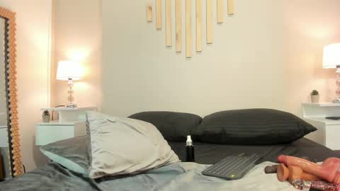 J U L IA   M A R T I N E Z online show from February 2025 05:35:01 PM