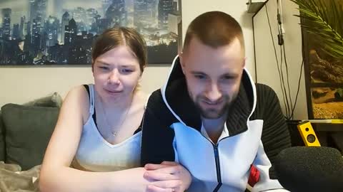 julia_official online show from February 2025 08:00:01 PM