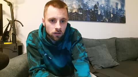 julia_official online show from February 2025 07:49:02 PM