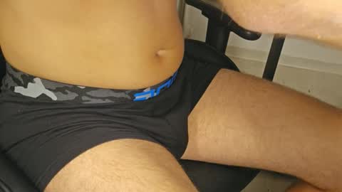 julia_official online show from September 2025 07:30:02 PM