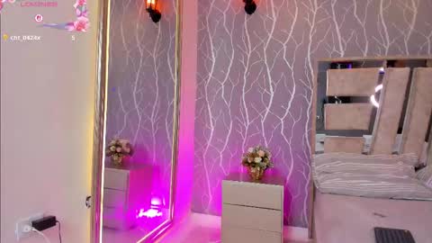 julia_rivers online show from December 2025 01:31:02 PM