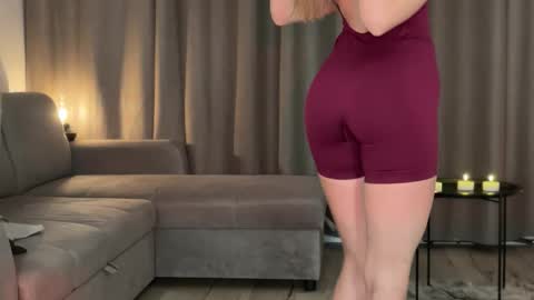 Snapshot of julia_rle chatting on October 2025 08:08:02 PM Julia R Le online show from October 2025 08:08:02 PM