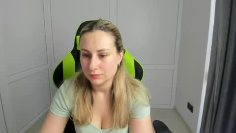 Julia online show from July 2026 01:05:01 PM