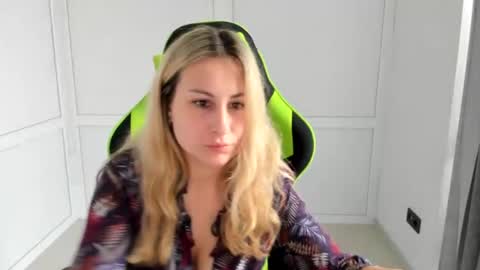 Julia online show from July 2026 12:48:02 PM