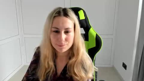 Julia online show from July 2026 02:13:01 PM