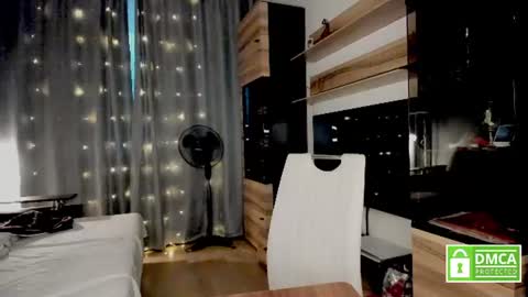 julia_t_mog online show from June 2026 06:47:01 PM
