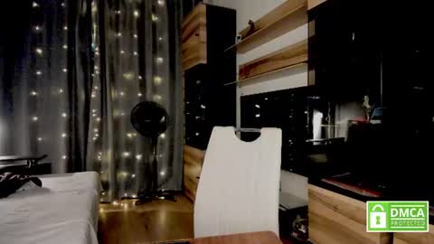julia_t_mog online show from July 2026 09:10:01 PM