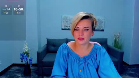 Julia online show from September 2025 06:15:02 AM