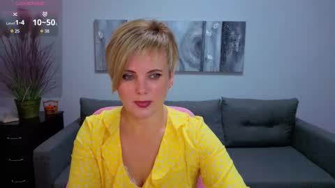 Julia online show from November 2025 06:44:01 AM