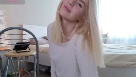 Snapshot of juliacontrol chatting on December 2024 06:11:02 AM Molly online show from December 2024 06:11:02 AM