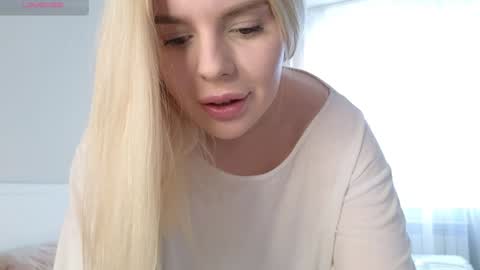 Snapshot of juliacontrol chatting on January 2025 06:22:02 AM Molly online show from January 2025 06:22:02 AM