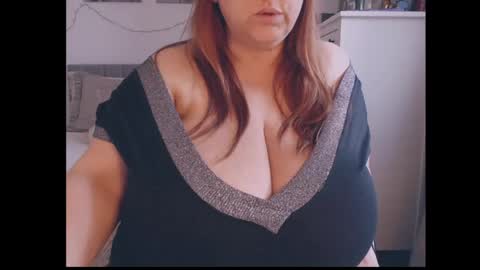 julialiones online show from May 2026 10:11:02 AM