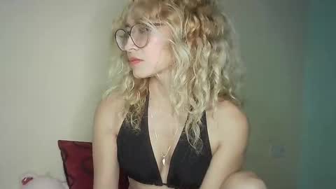 JuliaMack online show from December 2024 02:01:02 AM