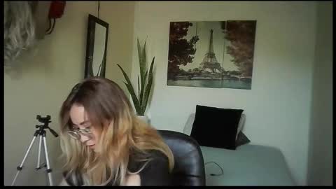 JuliaMack online show from October 2025 09:52:01 PM