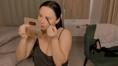 Snapshot of juliamillss chatting on November 2025 04:51:01 AM juliamillss online show from November 2025 04:51:01 AM