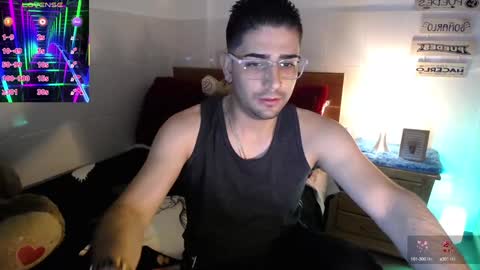 Snapshot of julian1225_ chatting on January 2025 04:33:01 PM Julian online show from January 2025 04:33:01 PM