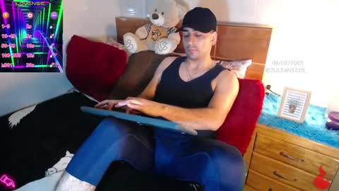 Snapshot of julian1225_ chatting on February 2025 05:50:01 PM Julian online show from February 2025 05:50:01 PM