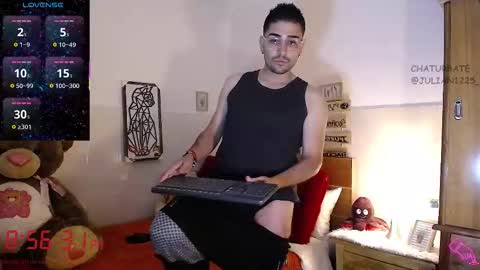 Snapshot of julian1225_ chatting on October 2025 01:55:02 AM Julian online show from October 2025 01:55:02 AM