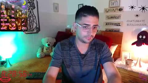 Snapshot of julian1225_ chatting on October 2025 01:28:01 AM Julian online show from October 2025 01:28:01 AM