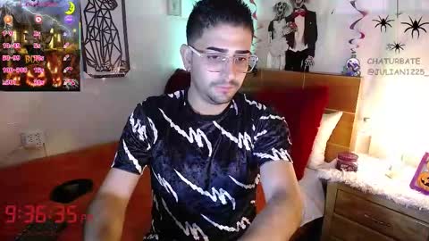 Snapshot of julian1225_ chatting on October 2025 02:35:01 AM Julian online show from October 2025 02:35:01 AM