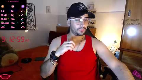 Snapshot of julian1225_ chatting on November 2025 02:12:01 AM Julian online show from November 2025 02:12:01 AM