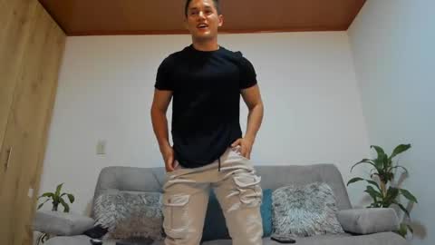 Snapshot of julian_wallace chatting on December 2024 12:12:02 AM julian_wallace online show from December 2024 12:12:02 AM