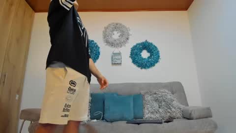 Snapshot of julian_wallace chatting on January 2025 09:42:01 PM julian_wallace online show from January 2025 09:42:01 PM