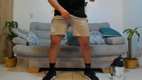 Snapshot of julian_wallace chatting on January 2025 05:27:01 PM julian_wallace online show from January 2025 05:27:01 PM