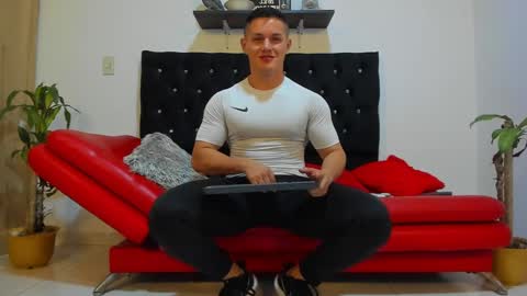 Snapshot of julian_wallace chatting on February 2025 09:43:02 PM julian_wallace online show from February 2025 09:43:02 PM