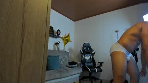 Snapshot of julian_wallace chatting on September 2025 03:00:02 PM julian_wallace online show from September 2025 03:00:02 PM