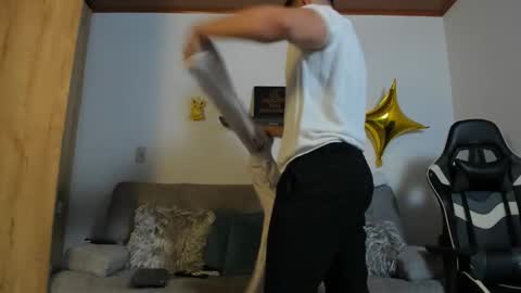 Snapshot of julian_wallace chatting on September 2025 07:57:02 PM julian_wallace online show from September 2025 07:57:02 PM