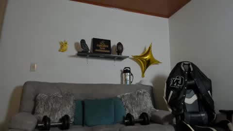 Snapshot of julian_wallace chatting on October 2025 05:18:01 AM julian_wallace online show from October 2025 05:18:01 AM