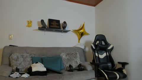 Snapshot of julian_wallace chatting on October 2025 05:19:02 PM julian_wallace online show from October 2025 05:19:02 PM