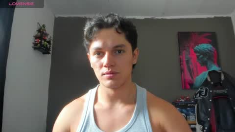 julian_wallace1 online show from June 2026 04:17:02 PM