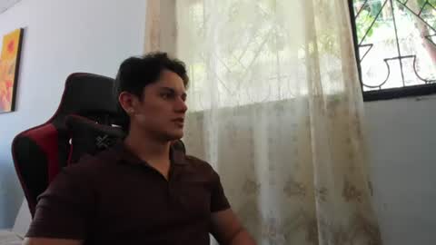 julian_wallace1 online show from June 2026 06:44:01 PM