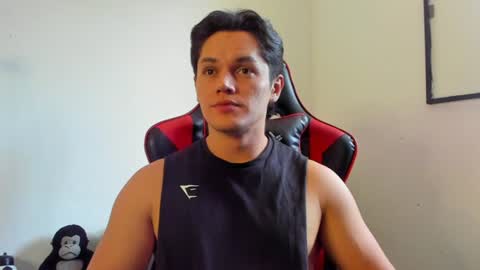 julian_wallace1 online show from June 2026 02:54:01 PM