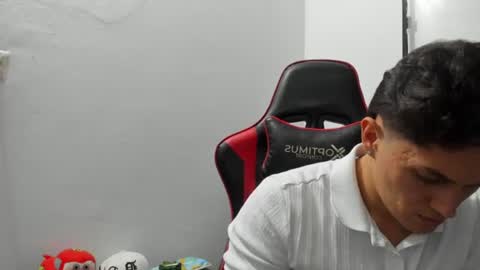 julian_wallace1 online show from July 2026 11:34:02 PM