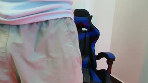 julian_wallace1 online show from July 2026 07:39:01 PM