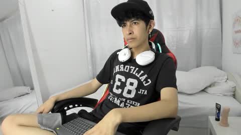 Snapshot of julian_xp chatting on March 2026 07:18:02 PM Julian online show from March 2026 07:18:02 PM